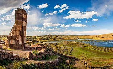 Puno – Visita Chullpas de Sillustani – Enigmático Portal de Amaru Muro – Cusco (Desayuno y Almuerzo) 
