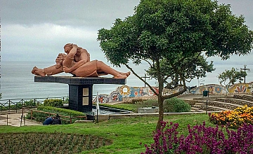 Lima – Templo Pre Inca de Pachacamac – Barranco Barrio Bohemio – Parque del Amor – Museo Larco (Desayuno y Almuerzo)