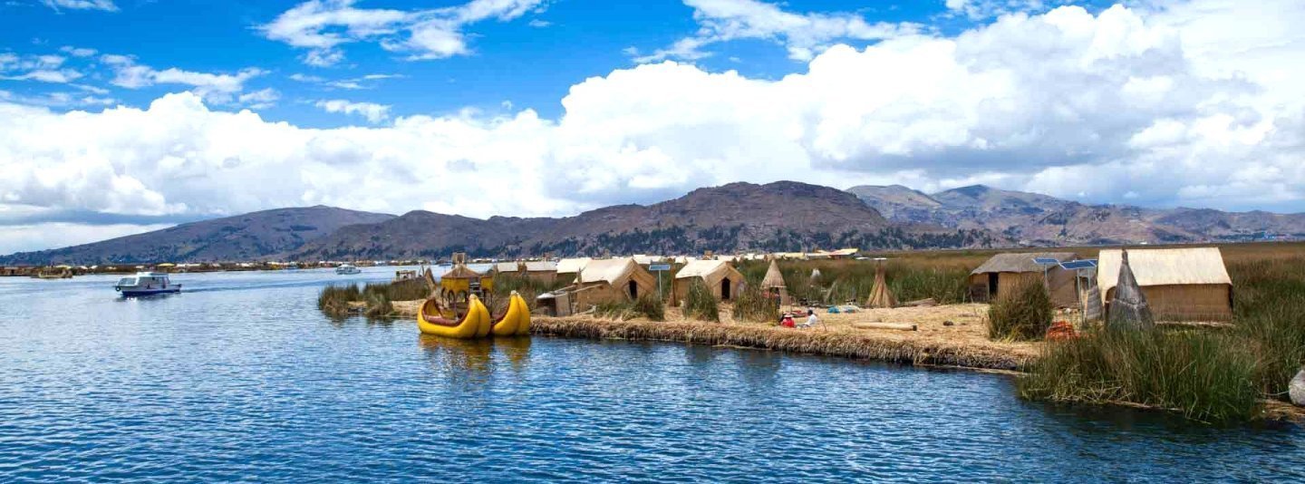 Puno lago Titicaca islas flotantes Uros guía Uruguayos 2026